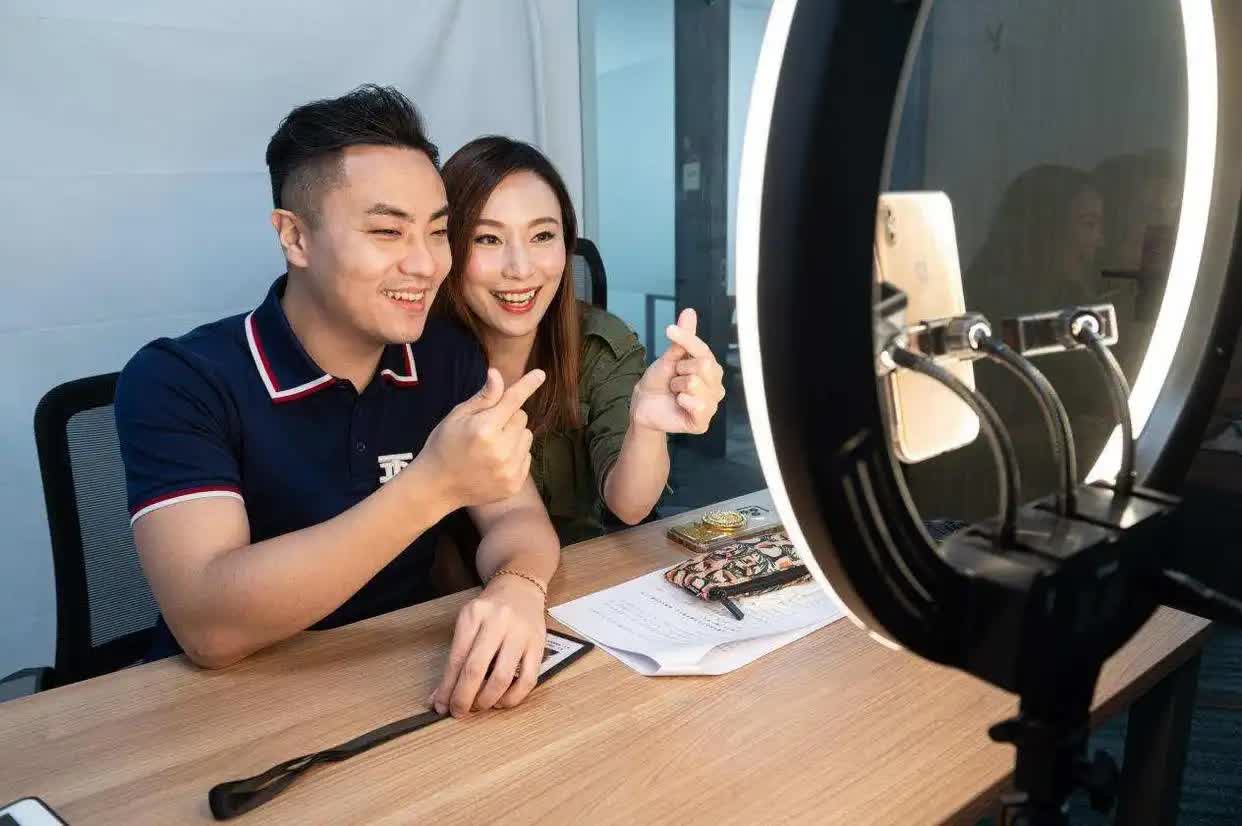 △ 一對在廣州創(chuàng)業(yè)的“港夫廣妻”。